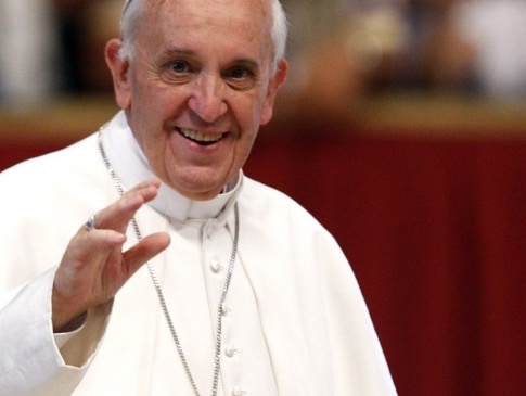 Папа Римський дозволив жінкам давати причастя і читати літургію
