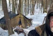 У лісі на Львівщині живе чоловік, який не чує і не розмовляє