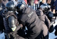 У Росії жорстоко затримують протестувальників, які масово вийшли на підтримку Навального