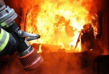 У Луцьку в реанімації рятують чоловіка, який обгорів у пожежі