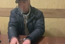 В Одесі чоловік кілька років ґвалтував доньок