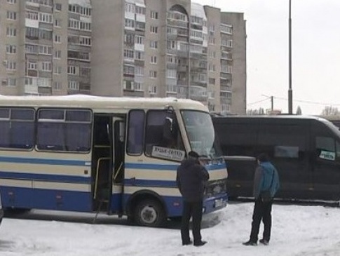 На автостанції в Луцьку скасували ще 27 міжобласних рейсів
