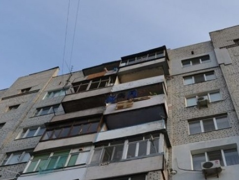 У Києві дівчина-підліток випала з 14-го поверху