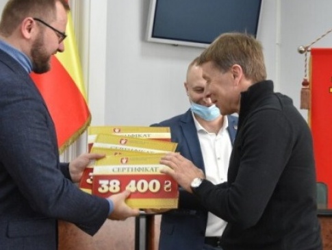 У Луцьку спортсменам вручили сертифікати на стипендію міського голови