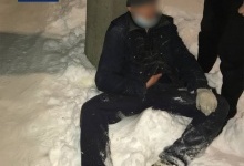Лежав у снігу: у Луцьку врятували чоловіка, який був у безпорадному стані