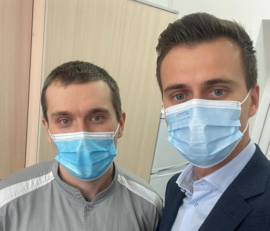 В Україні від коронавірусу вакцинували першу людину