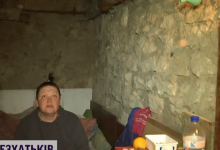 В Миколаєві вагітну сьомою дитиною жінку-безхатька вигнали з підвалу