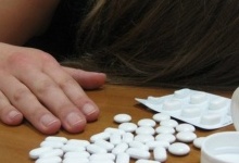 Біля Житомира 18-річна студентка наковталася таблеток і померла
