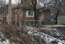 На Дніпропетровщині чоловік знайшов у будинку вбитого батька і непритомну матір