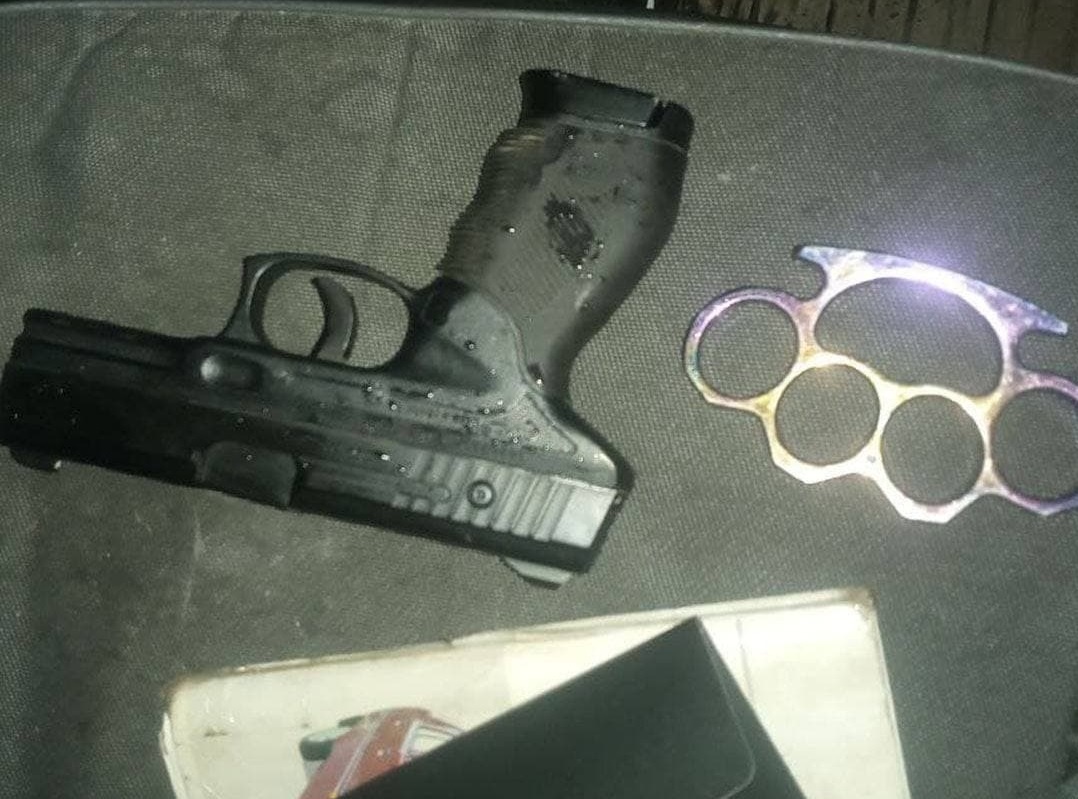 У Луцьку затримали 19-річного водія зі зброєю