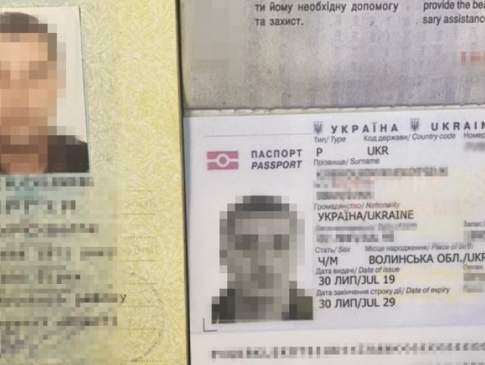 Волинянин їхав до Польщі по паспорту сина
