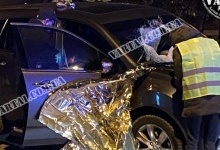 У Львові кришка люка влетіла в авто та вбила 10-річну дитину
