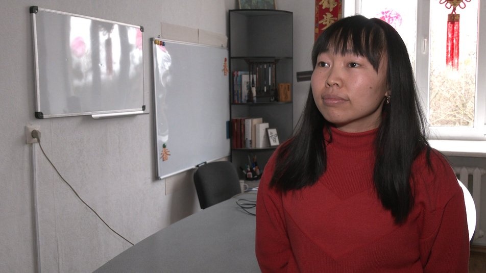 Китаянка опанувала українську мову та навчає дітей у Рівному