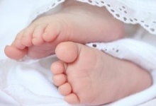 У Кропивницькому багатодітна матір підкинула під двері лікарні немовля