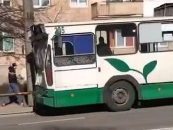 У Луцьку ДТП за участі двох тролейбусів
