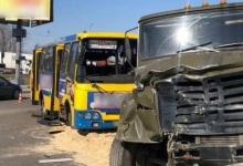ДТП з маршруткою у Луцьку: прооперували одного із постраждалих
