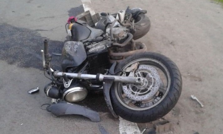 На Волині двоє 15-річних дівчат розбились на мотоциклі: одна з них загинула