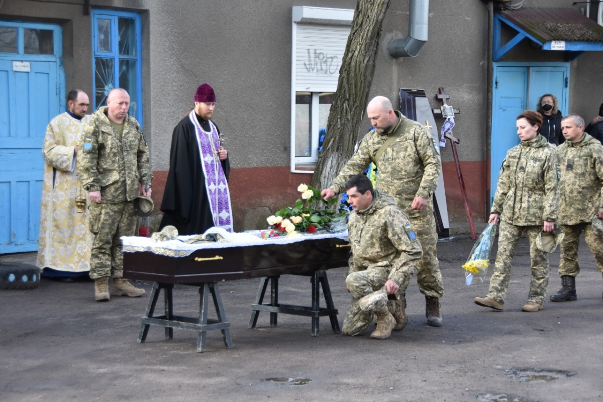 На Волині провели в останню путь загиблого на Донбасі воїна