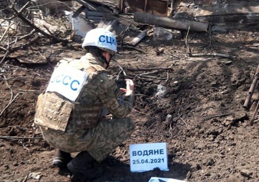 На Донбасі бойовики обстріляли житлові будинки з мінометів