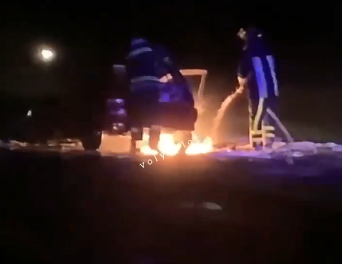 На Волині під час руху спалахнуло і згоріло авто