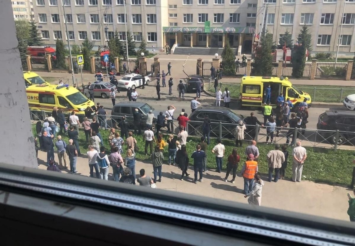 У російській школі підліток відкрив вогонь по учнях: багато загиблих і постраждалих