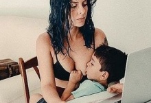 Британка годує грудьми 4-річного сина