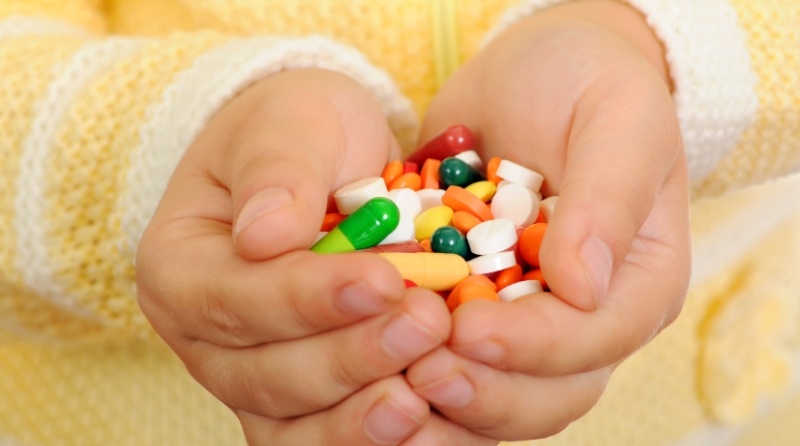 На Рівненщині 4-річна дитина наковталася бабусиних таблеток