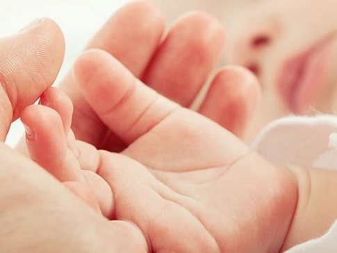 В Україні збільшать допомогу при народженні дитини