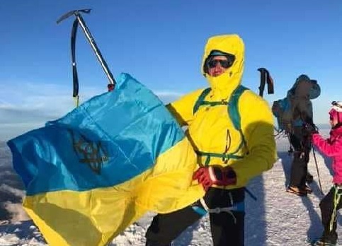 55-річний львів'янин підкорив найвищу гору світу вночі