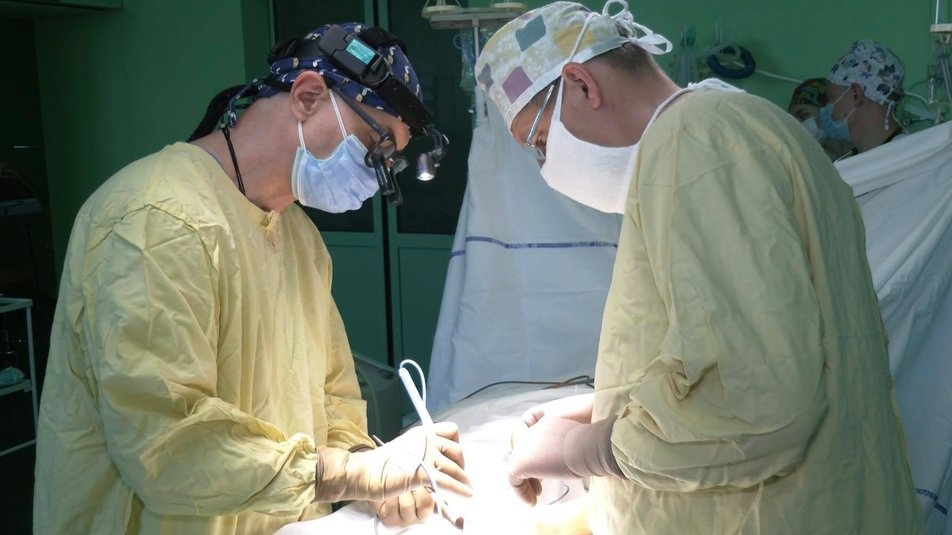 Турецький пластичний хірург безкоштовно прооперував 15 українських дітей із вродженими вадами