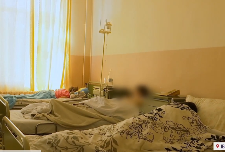 В Івано-Франківську 8 студентів отруїли невідомою речовиною