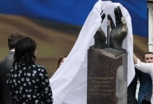 У столиці відкрили пам'ятник лікарям, які померли від коронавірусу