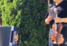 Патрульний з Волині у День батька зіграв з 9-річним сином на скрипці