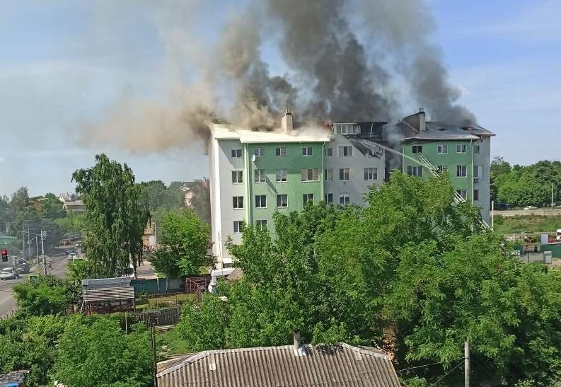 На Київщині стався вибух у багатоповерхівці, людей евакуювали