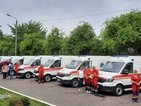 Волинським медикам передали нові автомобілі швидкої допомоги