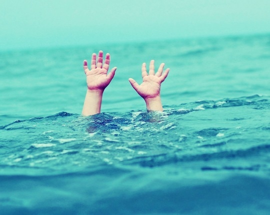 Мама пішла по чорниці: подробиці утоплення 2-річної дитини у ставку на Волині