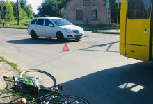 У Луцьку велосипедист потрапив під колеса маршрутки