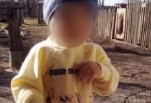 Помер 2-річний хлопчик, якого зв'язаного порізав співмешканець матері