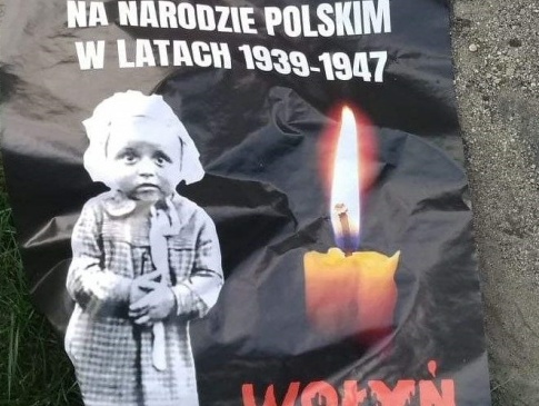 У Польщі розмістили обурливі плакати до річниці Волинської трагедії