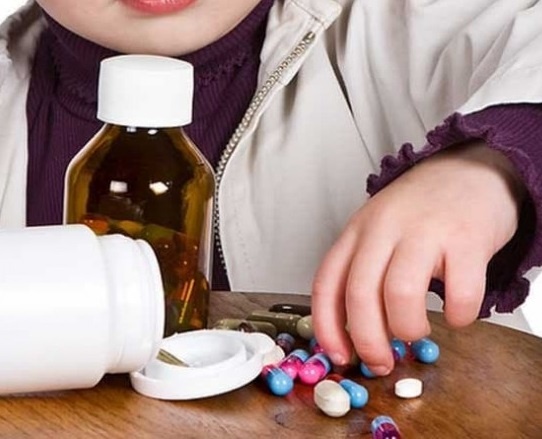 В Україні заборонили продавати ліки дітям до 14 років