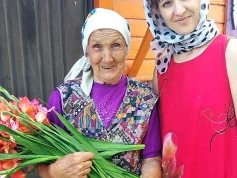 85-річна волинянка вирощує квіти для храму