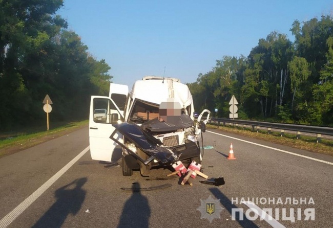 Рівненський автобус з пасажирами розбився на Житомирщині