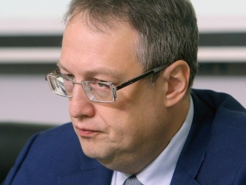 Уряд звільнив Геращенка з посади заступника МВС