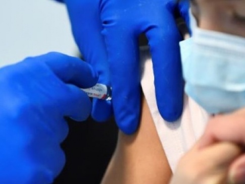 На Рівненщині батьки просять вакцинувати їх 12-річну дитину