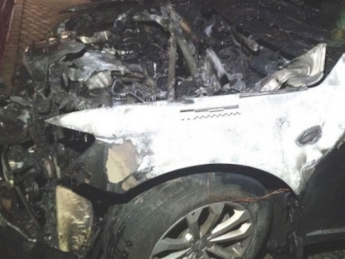 У Рівному спалили авто депутата облради