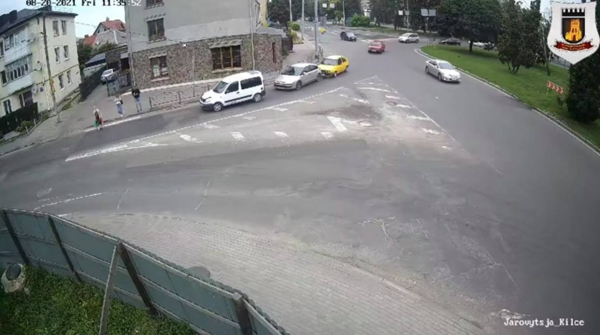 Показали відео потрійної ДТП у Луцьку