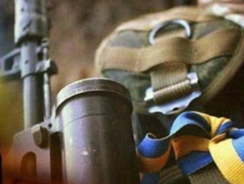 На Донбасі внаслідок обстрілу загинув військовий