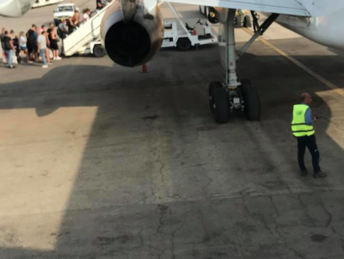 Українка розповіла про аварійну посадку літака після відпочинку в Єгипті