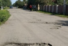 У Луцьку просять полагодити дорогу, яку не ремонтували 30 років