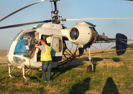 На Рівненщині незаконно кропили поля з вертольота